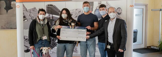 Los aprendices de AMF donan los 12.000 euros recaudados en la 16ª. campaña navideña